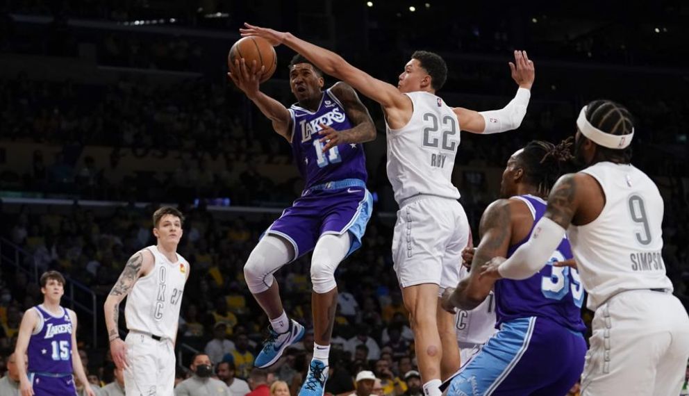 Lakers frenan mala racha con triunfo 120-101 ante Thunder