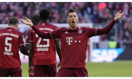 Lewandowski salva al Bayern Munich ante el Augsburg
