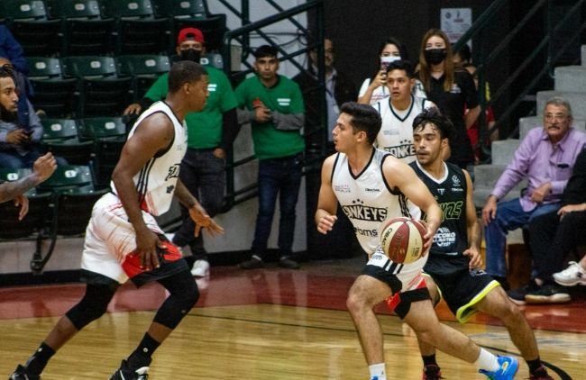 Cede Zonkeys primer juego ante Rayos en el Auditorio Zonkeys