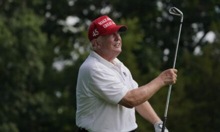 Trump: gira saudí de golf es una ‘fiebre del oro’