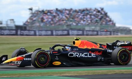 ‘Checo’ Pérez sin ritmo en segunda práctica en Silverstone