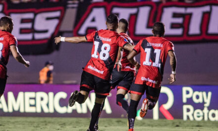 Luis Suárez y Nacional, goleados y humillados en Copa Sudamericana