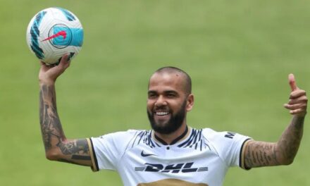 Dani Alves defiende su llegada a Pumas: «Hay que tenerlos bien puestos»
