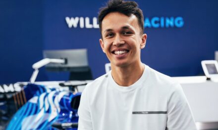 Albon firma extensión multianual con Williams