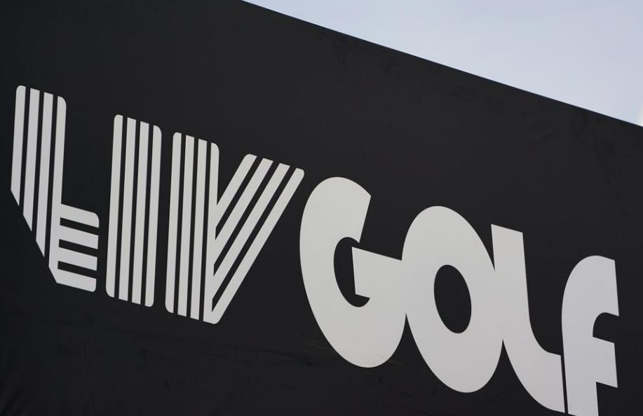 Contrato del LIV Golf incluye restricciones y bonos