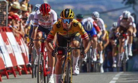 Roglic asalta el liderato de la Vuelta en retorno a España