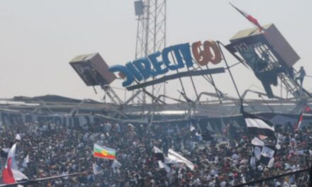 Cae techo sobre aficionados en tribunas de estadio chileno