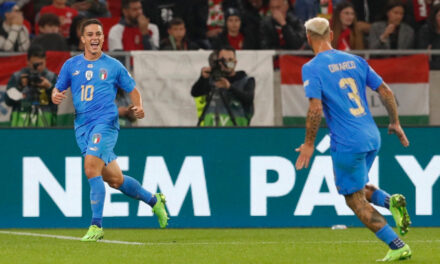 Italia vence 2-0 a Hungría y avanza en la Liga de Naciones