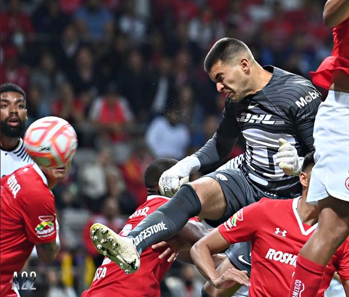 Pumas rescató un punto de Toluca con gol del portero Julio González