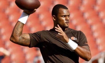 Watson regresa con Browns: participa en juntas, no entrena