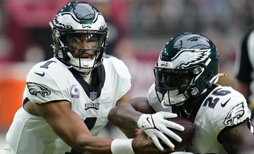 Eagles invictos ponen en juego la cima del Este ante Dallas