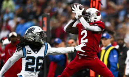 Murray anota 3 touchdowns y Cardinals derrotan a Panthers