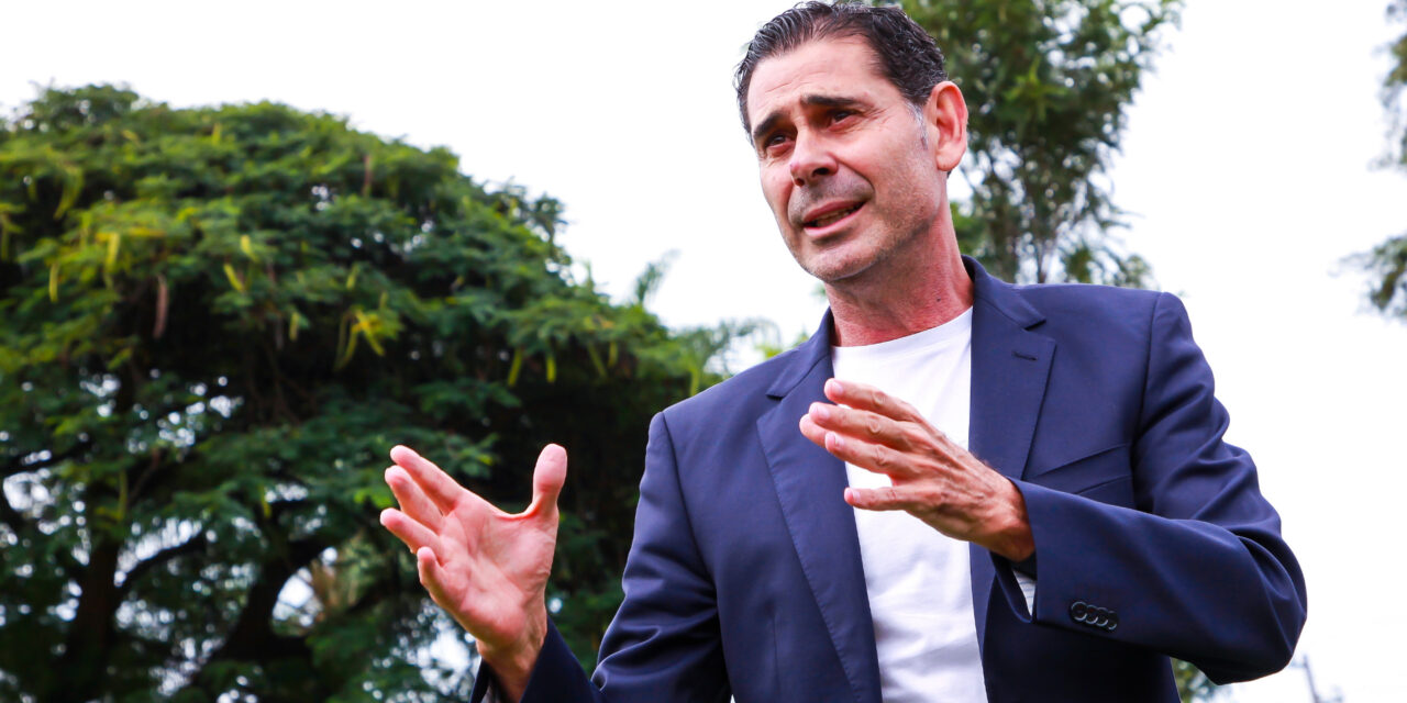 Fernando Hierro analiza la estructura de Chivas