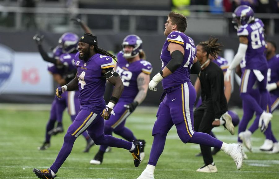 Vikings resisten para vencer 28-25 a Saints en Londres