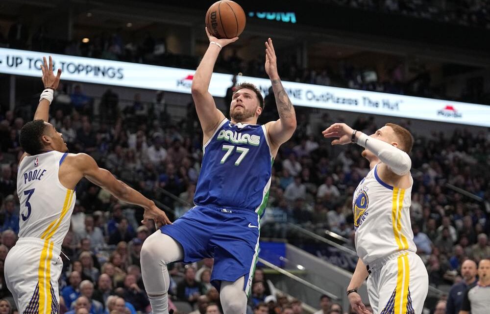 Mavs superan a Warriors en revancha de las finales del Oeste