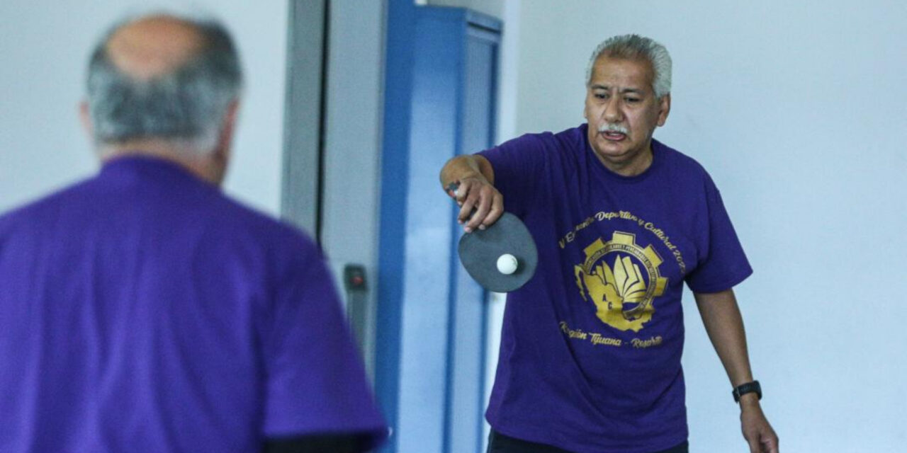 Invaden la Ciudad Deportiva los profesores jubilados y pensionados