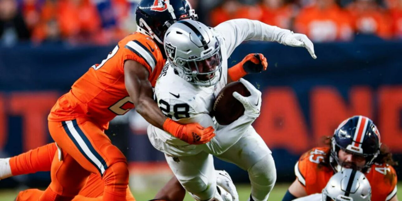 Raiders supera en tiempo extra a Broncos