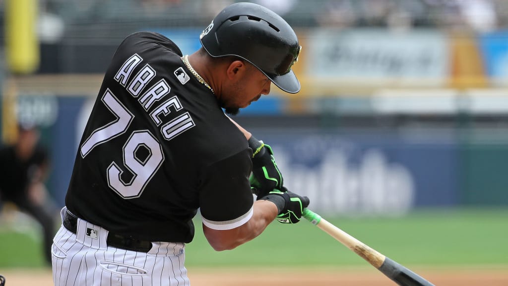 José Abreu estaría entre las prioridades de los Padres