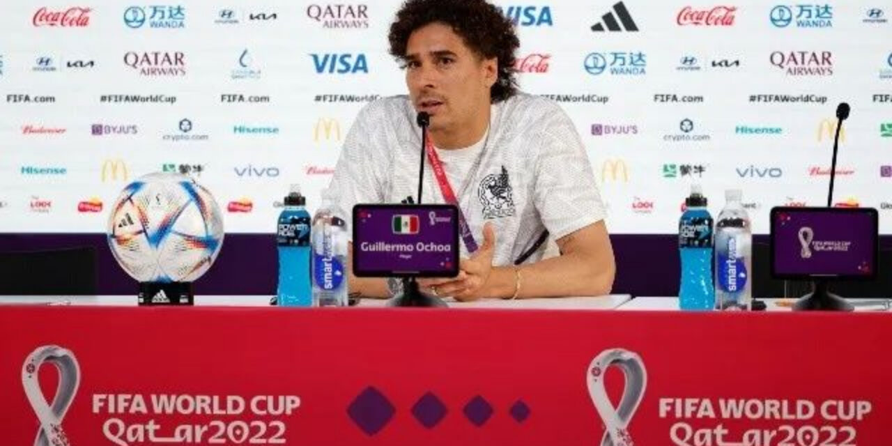 Raúl Jiménez es un ejemplo, sé es injusto con él: Memo Ochoa