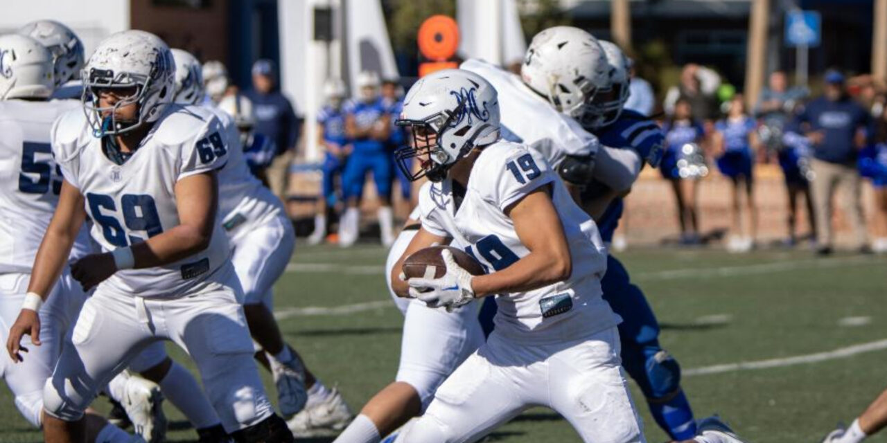 Logran águilas bicampeonato de Varsity