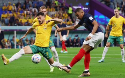 Francia viene de atrás y golea a Australia