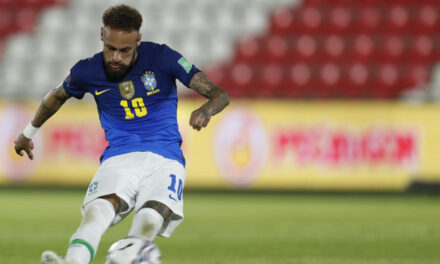Neymar busca redención en tercer mundial con Brasil