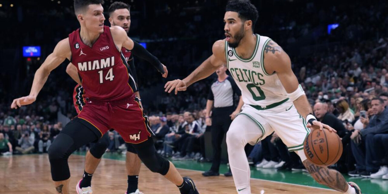 Con 49 puntos de Tatum, Celtics superan al Heat por 134-121