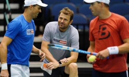 Multas a Fish y Bryan, entrenadores de tenis de EEUU
