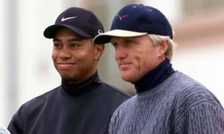 Tiger Woods dice que Norman debe dimitir para pacificar al mundo del golf