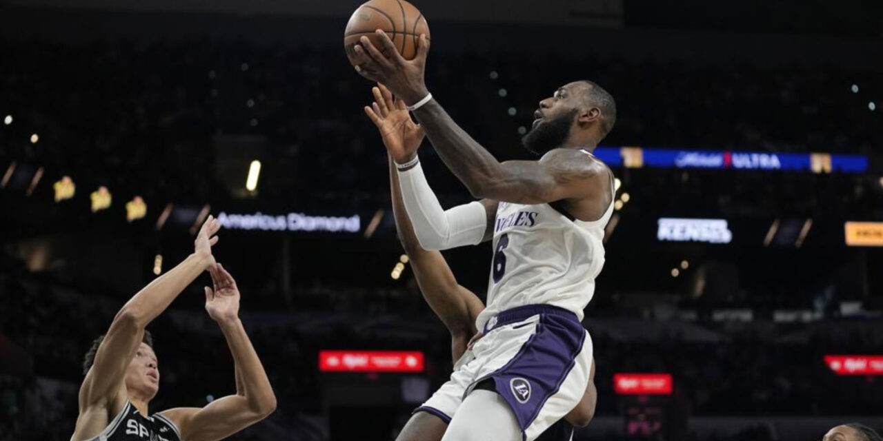 Con 39 puntos de James, Lakers superan a Spurs