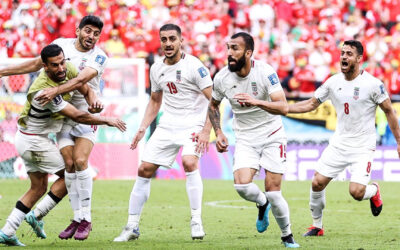 Irán le pega a Gales 