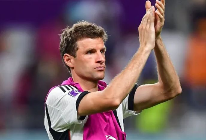 Derrota con Japón dejó muy molesto a Thomas Müller, figura de Alemania