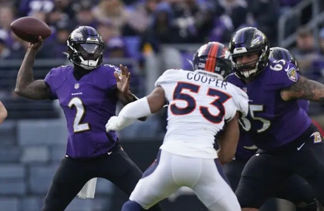 Huntley guía a Ravens a remontada sobre Broncos