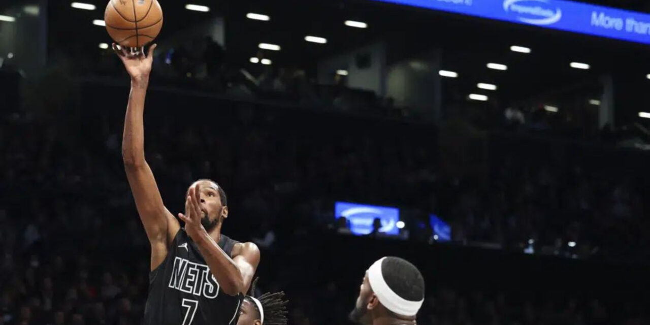 Nets superan por 118-100 a Bucks y ligan octava triunfo