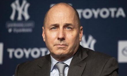 Yankees renuevan contrato de Cashman por cuatro años