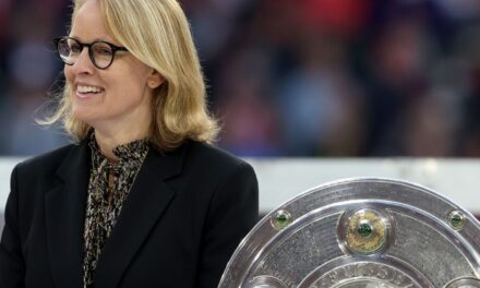Liga alemana reemplaza a su 1ra directora con 2 hombres