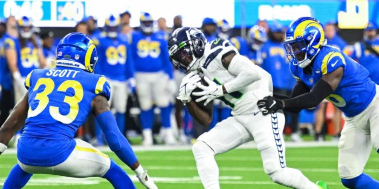 Seahawks ganan a Rams con pase de Smith a Metcalf 27-23