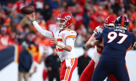 Chiefs se sostienen para vencer 34-28 a los Broncos