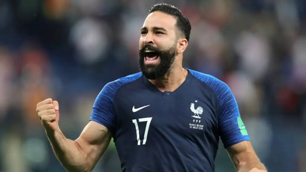 Adil Rami insultó a Emiliano Martínez tras ataques a Kylian Mbappé