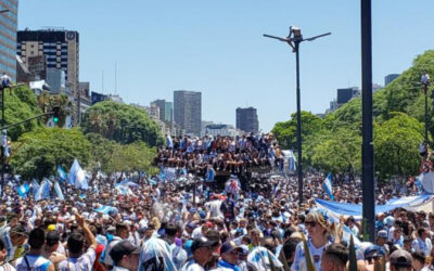 La selección Argentina finaliza su caravana en helicóptero