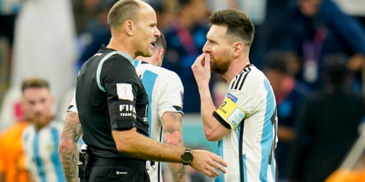 Messi y el dardo en contra de la FIFA y Mateu Lahoz, árbitro del Argentina contra Países Bajos