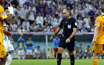 Mateu protagoniza el partido con más amarillas
