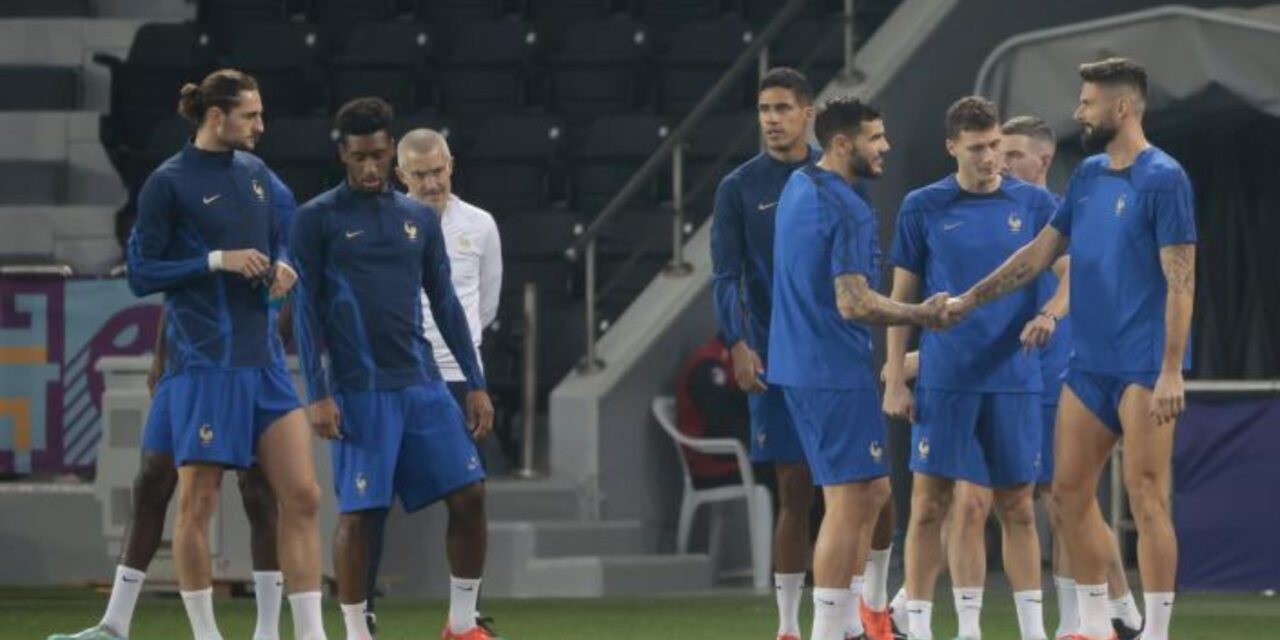 Francia se entrenó al completo en la víspera de la final ante Argentina