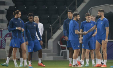 Francia se entrenó al completo en la víspera de la final ante Argentina