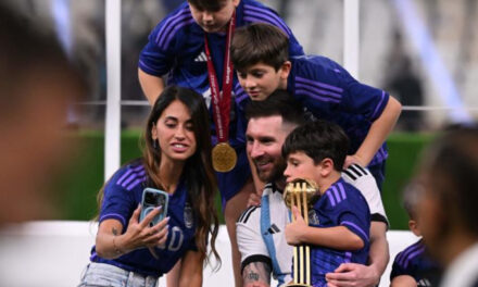 Antonella Roccuzzo, el eterno soporte de Messi y la única que puede darse el lujo de besar la Copa del Mundo