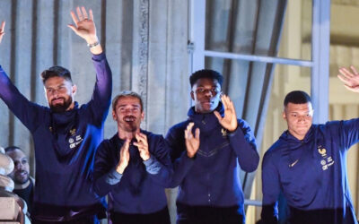 Pese a perder Final, en Francia 50 mil fans recibieron a Les Bleus