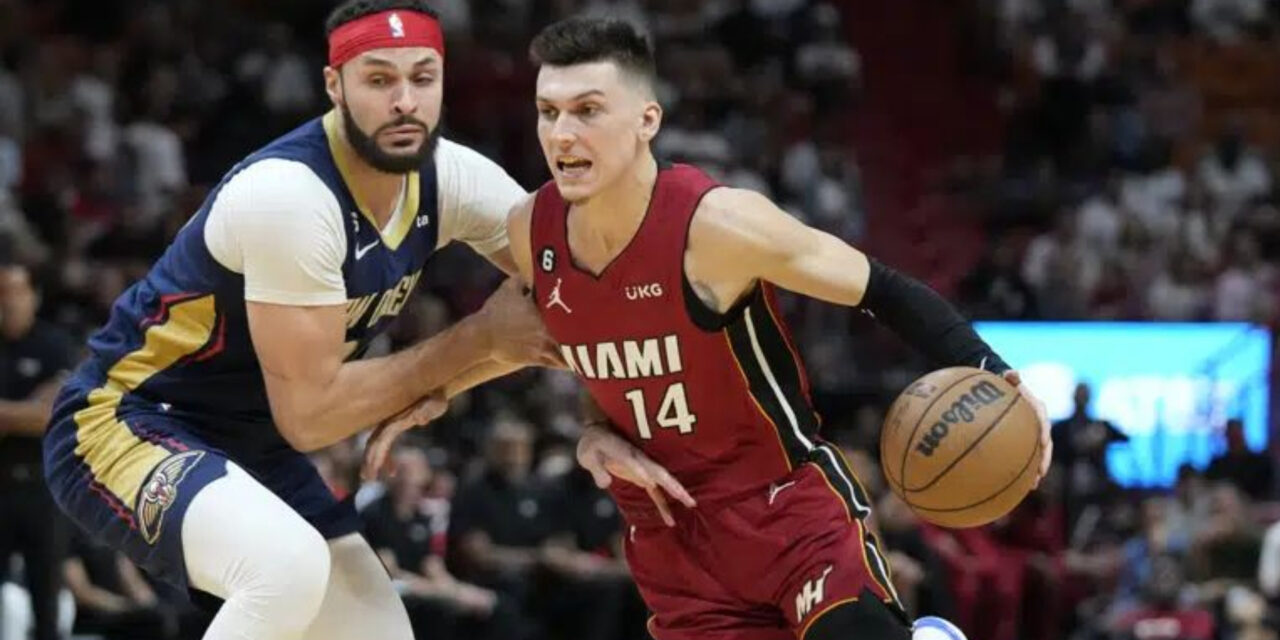 Herro anota 26 puntos y el Heat remonta sobre Pelicans