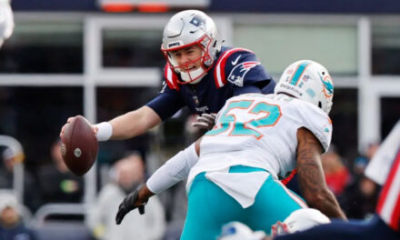Patriots vencen 23-21 a Dolphins; aún aspiran a postemporada