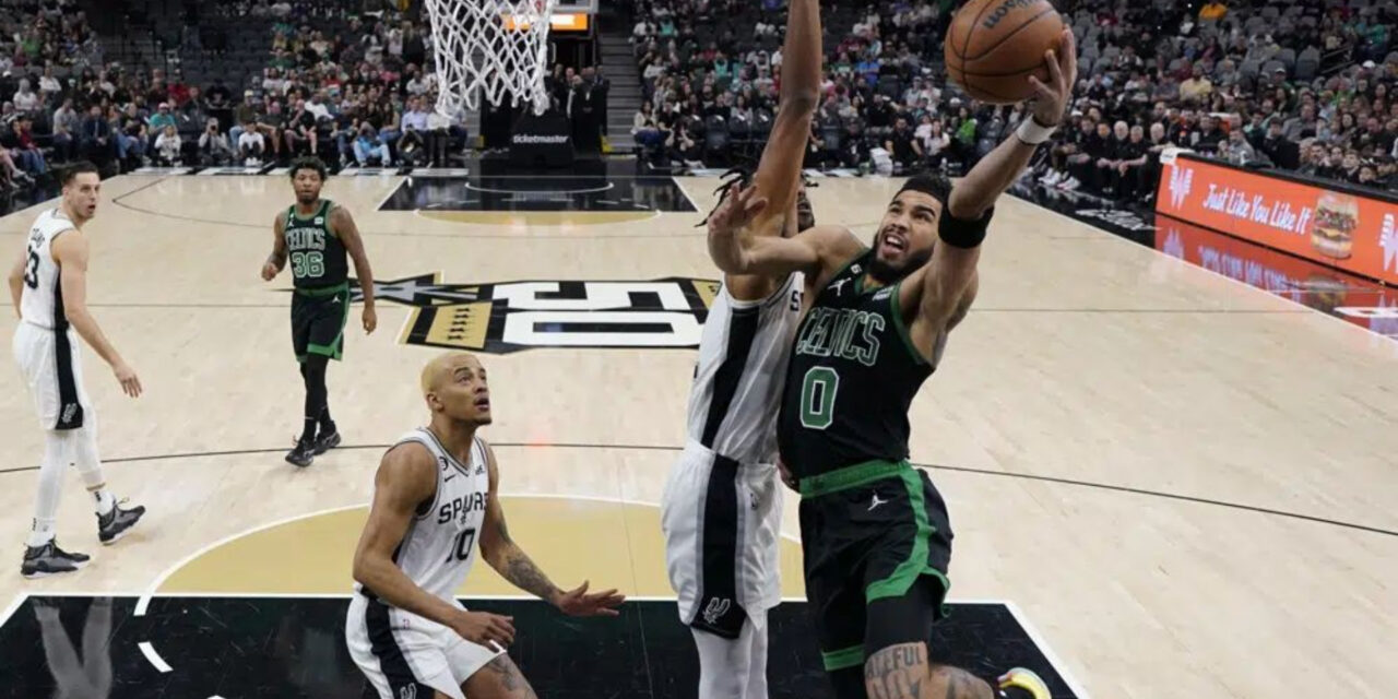 Celtics escapan con la victoria 121-116 ante Spurs