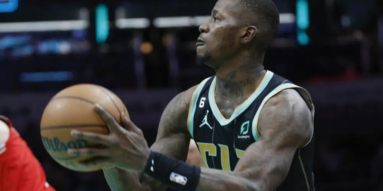 Con ayuda de Rozier y Plumlee, Hornets vencen 111-96 a Bulls